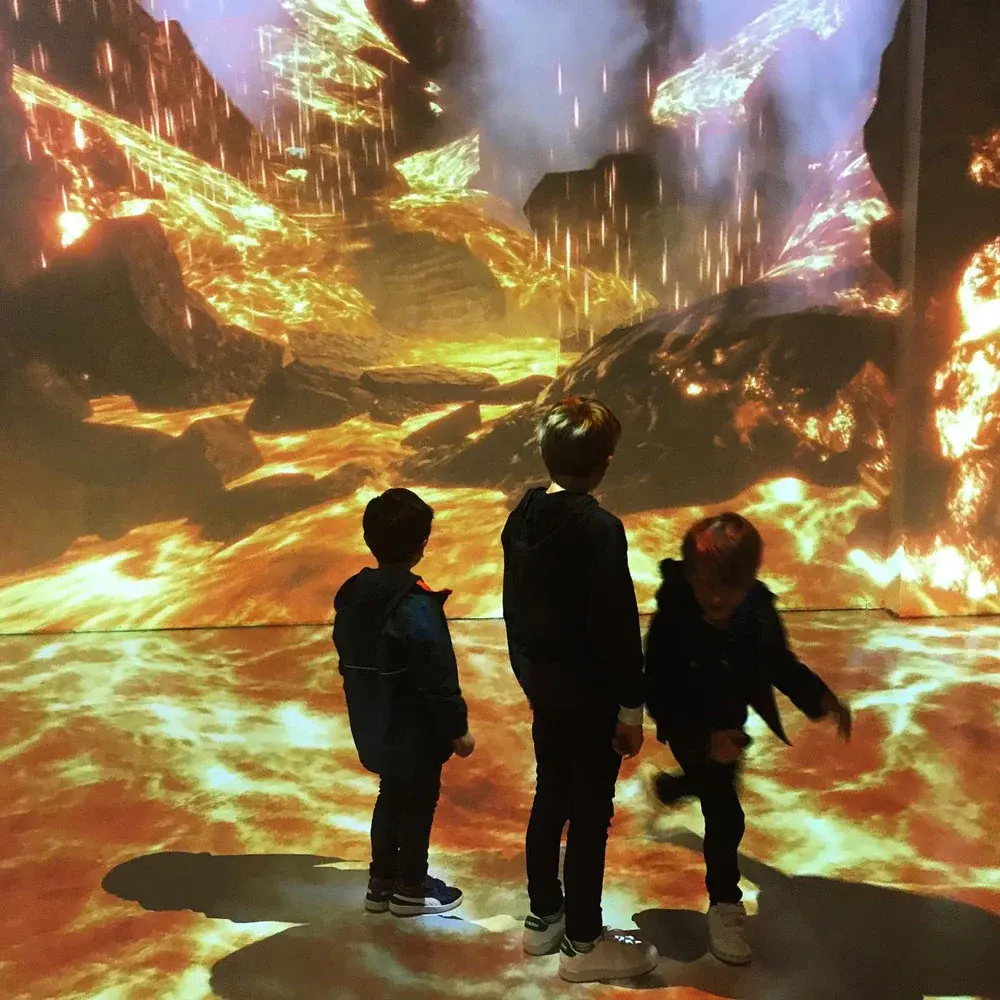 Un parcours immersif total - Science Experiments in Paris: Immersive multi-science trail