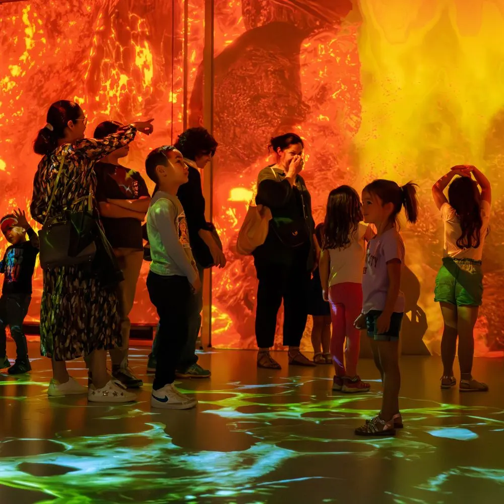 Science Experiments in Paris: Immersive multi-science trail