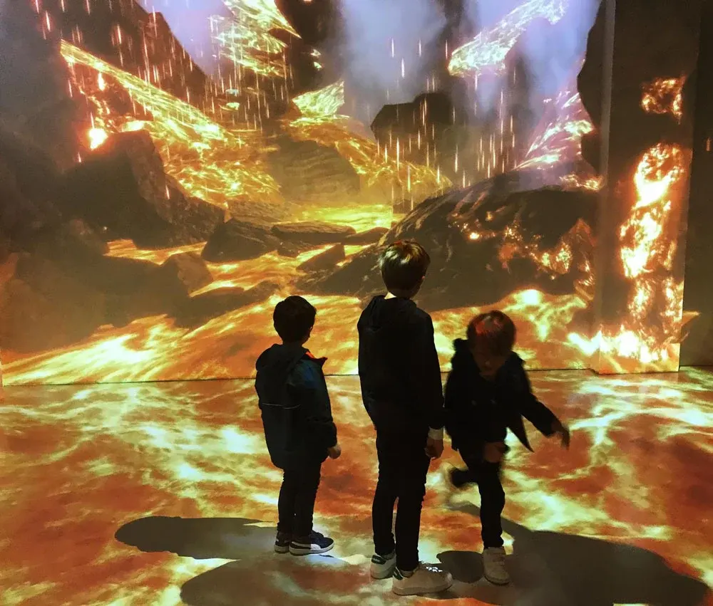 Science Experiments in Paris: Immersive multi-science trail